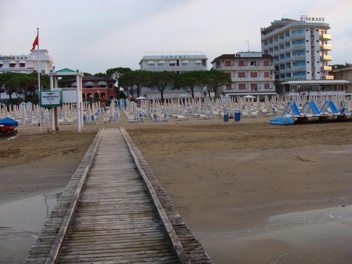 Hotel Sanremo Lido di Jesolo Exterior photo